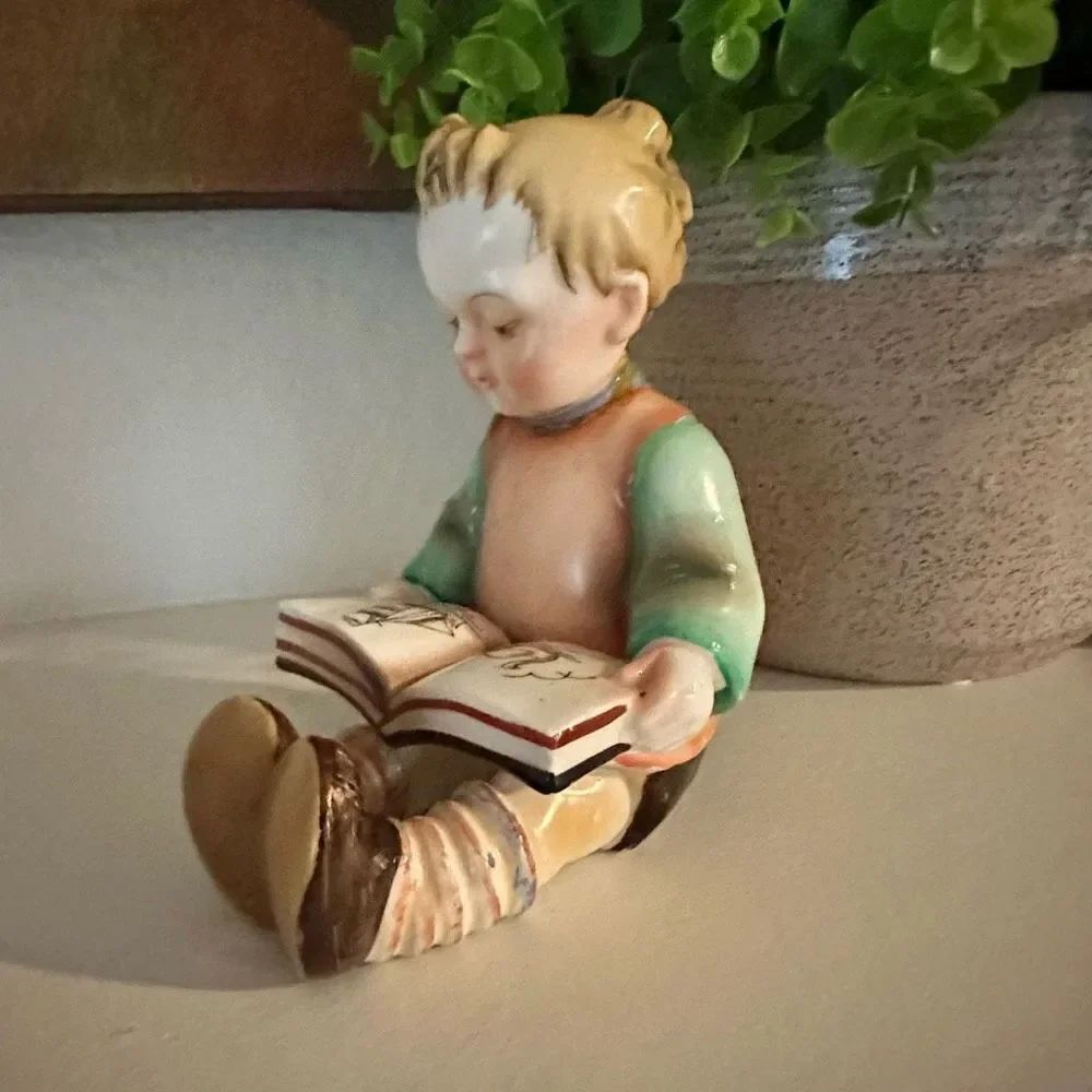 Vintage Hummel bookworm bookend